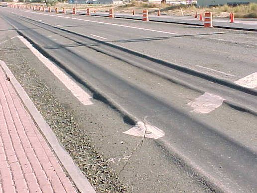 شیارافتادگی و تغییر شکل سطح راه